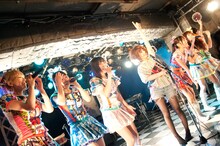 後藤まりことでんぱ組.inc（Photo by eisuke asaoka）