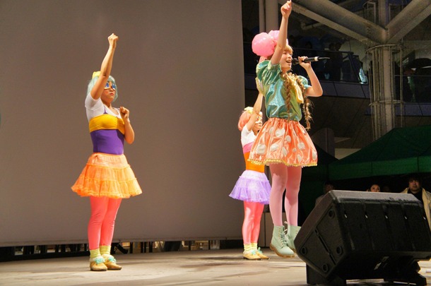 パフォーマンス曲のうち「みんなのうた」はライブ初披露となった。