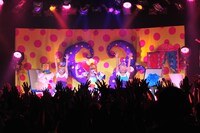 ライブパフォーマンスの様子。