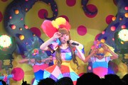 ライブパフォーマンスの様子。