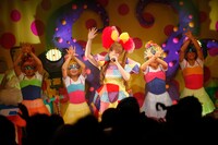 ライブパフォーマンスの様子。