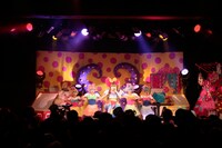 ライブパフォーマンスの様子。