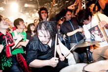 「喧嘩記念日 死のブーメラン編」KING BROTHERSのステージの様子（撮影：yosuke torii）。