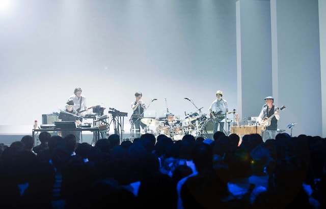 「YMONHK」ライブコーナーのワンシーン。