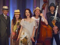 浪漫舎とサポートメンバー。