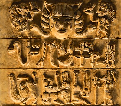 BABYMETALシングル「ヘドバンギャー!!」初回限定盤ジャケット