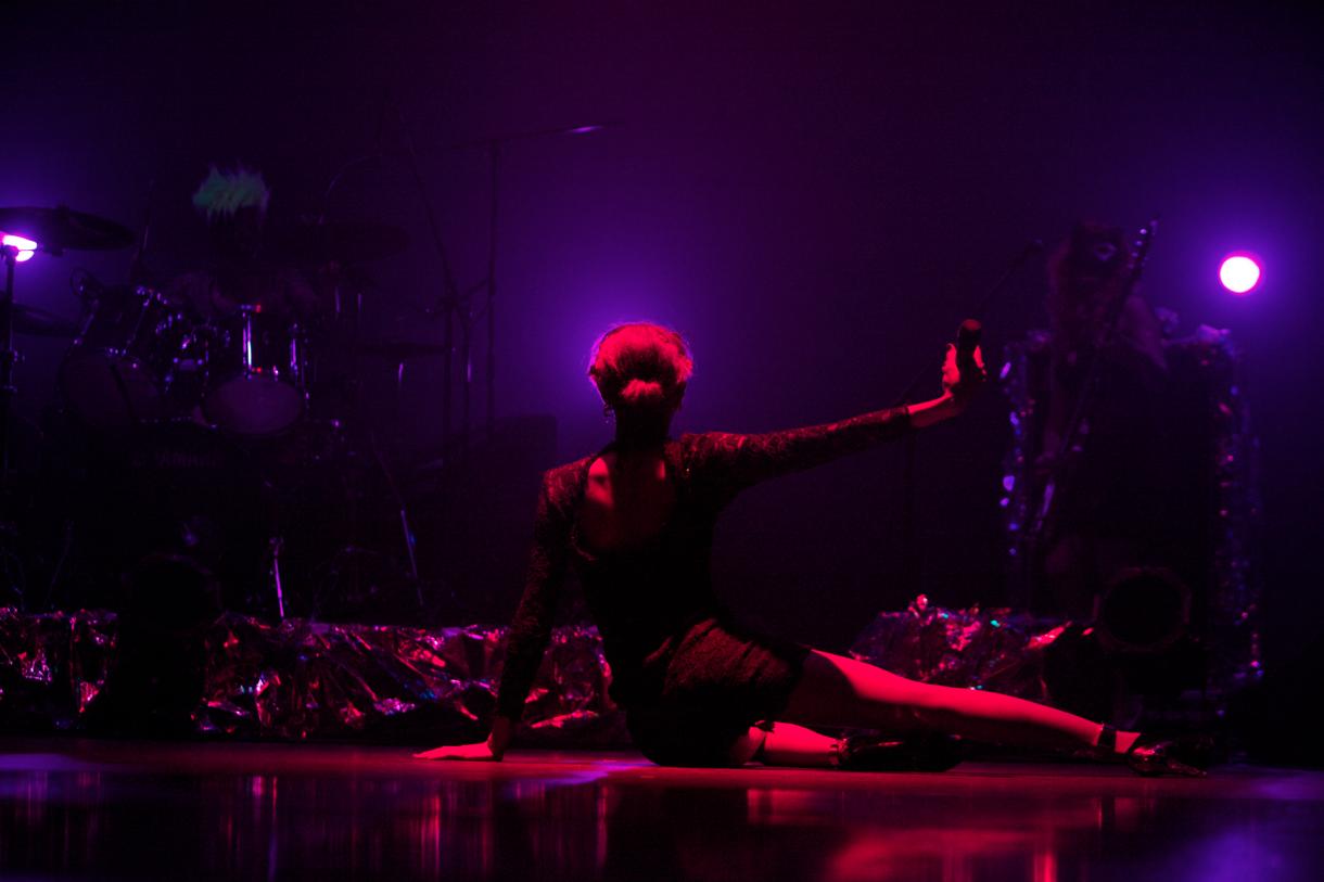 アヴちゃん（Photo by 鈴木万祐子）