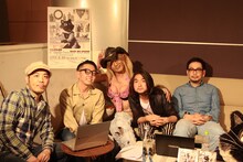 写真左から猪又孝、PES from RIP SLYME、パメラ・アンダーヘアー、田辺秀伸、重松淳也。