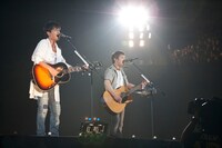 ゆず東京ドーム公演初日の様子。