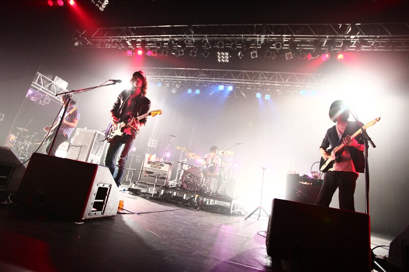 写真は6月3日のThe Mirrazのライブの模様。