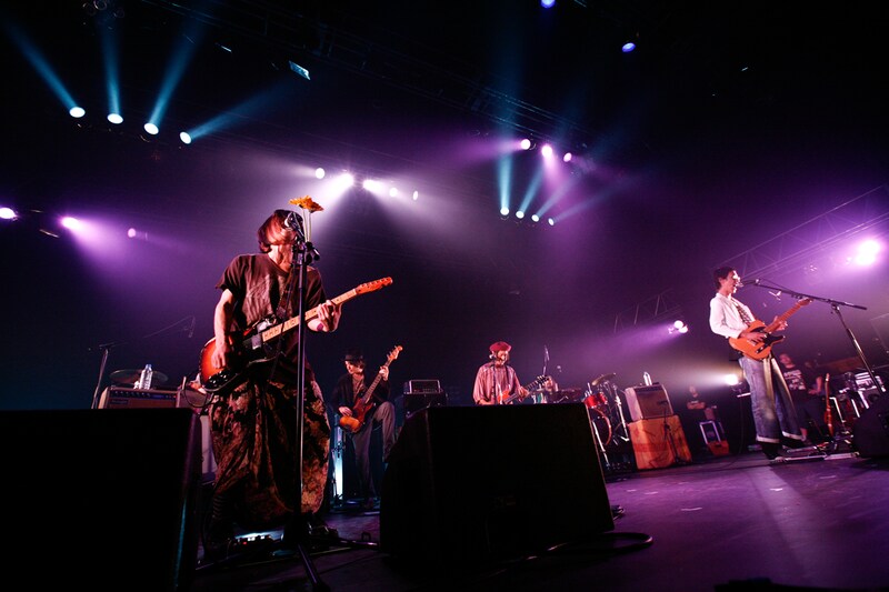 写真は6月2日の髭のライブの模様。