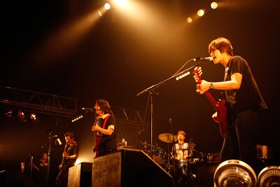 写真は6月2日のASIAN KUNG-FU GENERATIONのライブの模様。