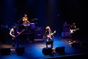 写真は6月2日のART-SCHOOLのライブの模様。