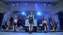 写真は「東京女子流 5・20日比谷野外音楽堂 密着スペシャル」より。この日のライブは全曲生バンドをバックに行われた。