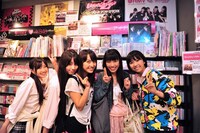 今週の人気の画像3位は「ももクロ、仙台サプライズライブで小中学生に全力エール」より、ももいろクローバーZ。