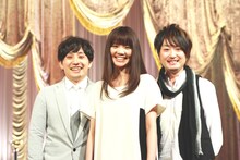 フォトセッションに応じるいきものがかり。