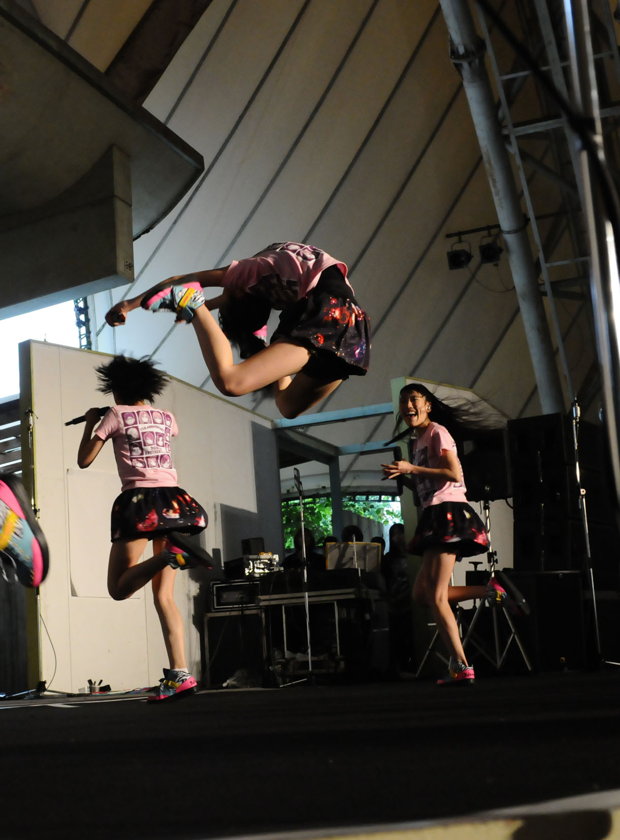 写真は2012年6月に行われた「独占！ももクノ60分 vol.3」の様子。