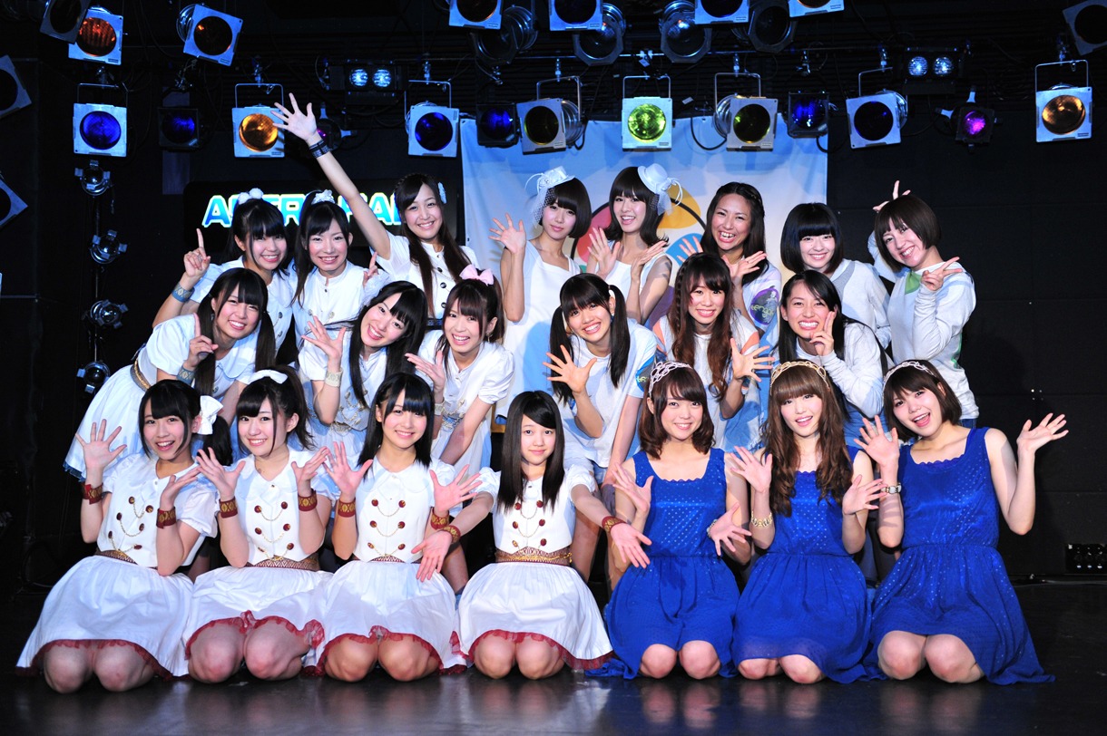 T-Palette Recordsの一員となるtengal6=lyrical school（写真右後列）。