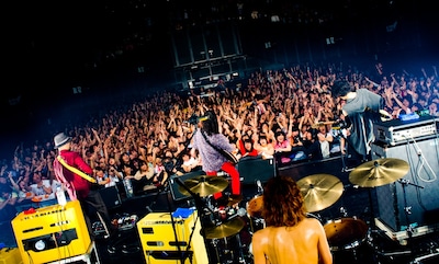 「つま先はその先へ」ツアーファイナルの様子。（撮影：浜野カズシ）