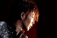 ミヤ（G）（撮影：三吉ツカサ［showcase］）