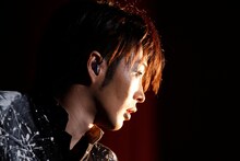 ミヤ（G）（撮影：三吉ツカサ［showcase］）