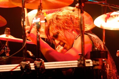 SATOち（Dr）（撮影：三吉ツカサ［showcase］）