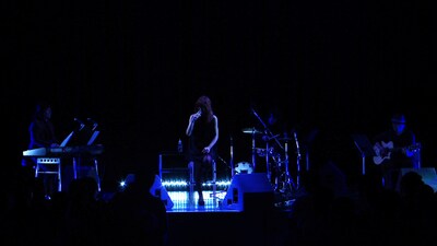 写真は6月8日に行われたライブの模様。