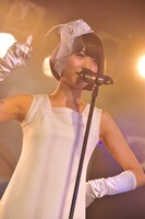 2012年6月「T-Palette Records 1st. Anniversary Live」出演時のレナ（バニラビーンズ）。