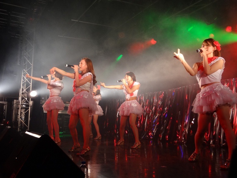 THE ポッシボー（写真は6月10日の新宿BLAZE公演より）