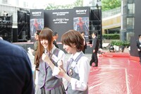 松村沙友理、橋本奈々未（写真左から）