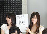 高山一実、斉藤優里（写真左から）