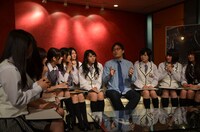 映画コメンテイターのコトブキツカサ（写真中央）を迎えたトークコーナーより。