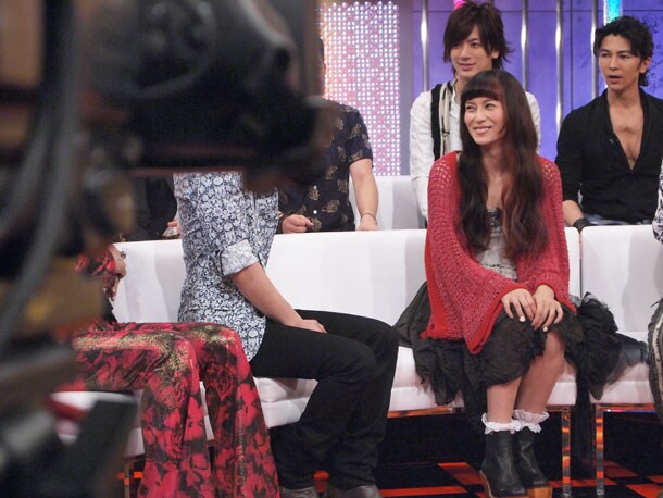 柴咲コウのトーク収録風景。