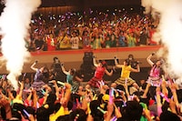 客席に飛び込んでのパフォーマンスに周囲の観客は大興奮。（photo by hajime kamiiisaka）