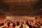 「ももいろクローバーZ ももクロ夏のバカ騒ぎ Summer Dive 2012 Tour -開幕戦- 6.17 NHKホール大会」より。（photo by hajime kamiiisaka）