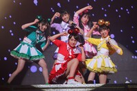 「ももいろクローバーZ ももクロ夏のバカ騒ぎ Summer Dive 2012 Tour -開幕戦- 6.17 NHKホール大会」より。（photo by hajime kamiiisaka）