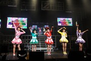 「ももいろクローバーZ ももクロ夏のバカ騒ぎ Summer Dive 2012 Tour -開幕戦- 6.17 NHKホール大会」より。（photo by hajime kamiiisaka）