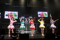 「ももいろクローバーZ ももクロ夏のバカ騒ぎ Summer Dive 2012 Tour -開幕戦- 6.17 NHKホール大会」より。（photo by hajime kamiiisaka）