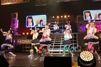 「ももいろクローバーZ ももクロ夏のバカ騒ぎ Summer Dive 2012 Tour -開幕戦- 6.17 NHKホール大会」より。（photo by hajime kamiiisaka）