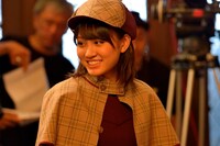 「AKB48殺人事件FILE-1」撮影中のオフショット。