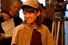 「AKB48殺人事件FILE-1」撮影中のオフショット。