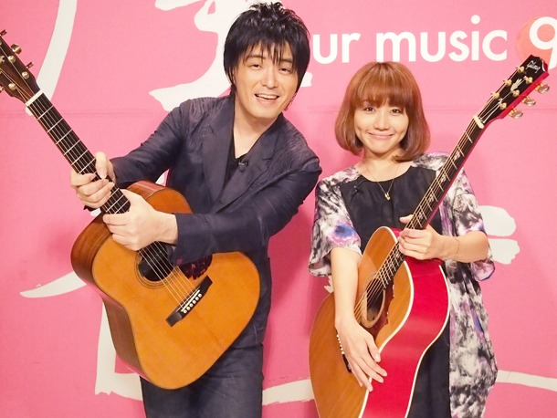 トーク収録後の押尾コータロー（写真左）と矢井田瞳（右）。