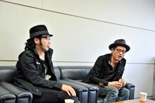 写真左から飯島誓（B.Sax）、武藤昭平（Dr, Vo）。