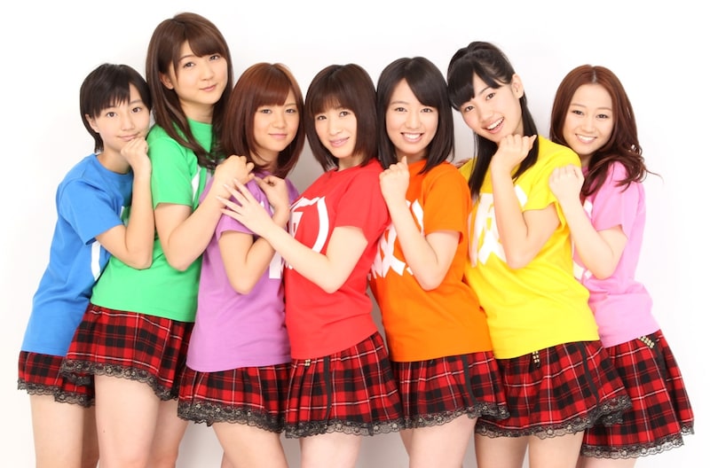 アップアップガールズ（仮）。写真左から新井愛瞳、森咲樹、佐藤綾乃、仙石みなみ、関根梓、佐保明梨、古川小夏。