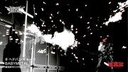 BABYMETAL「ヘドバンギャー!!」ビデオクリップのワンシーン。