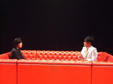 大橋卓弥と宮川大輔の対談の様子。