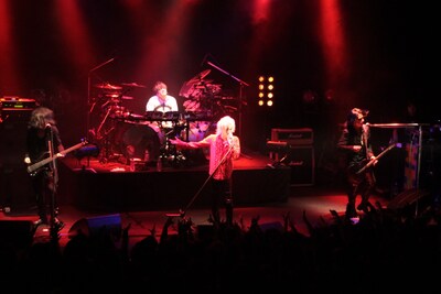 「D'ERLANGER TOUR 2012 "BEAST in ME"」大阪公演の様子。