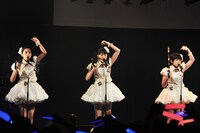 田村芽実、中西香菜、竹内朱莉（写真左から）