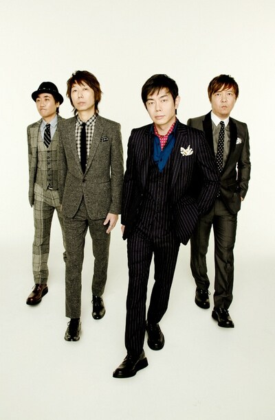 THE BOOM。右が山川浩正（B）。