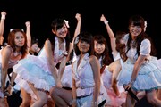 「真夏のSounds good !」握手会イベントの様子。(C)AKS